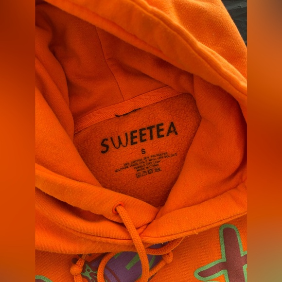 Sweetea Merch - Picture 2 of 3